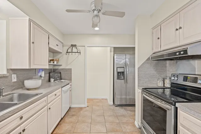 $520,000 | 3205 Whites Drive, Austin, TX 78735