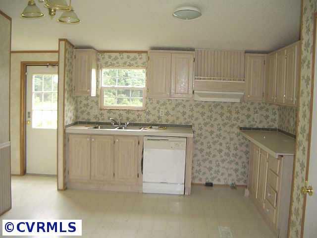 352 Damerontown Road Callao, VA 22435 - Photo 3 of 9 Other - LARGE EAT IN KITCHEN