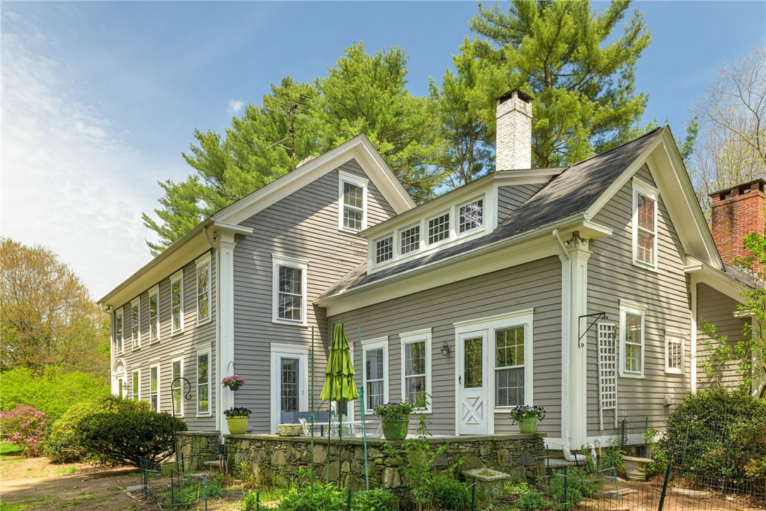 4 Torrey Road Cumberland, RI 02864 - Photo 5 of 40