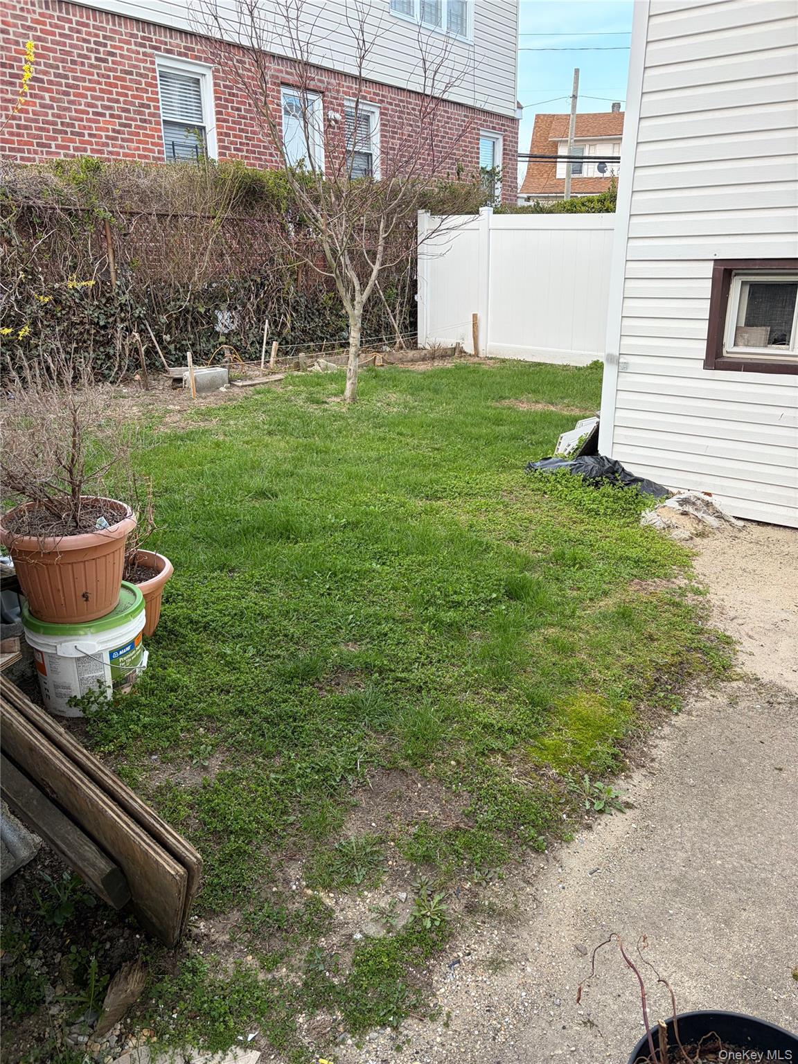 25-18 Deerfield Road Queens, NY 11691 - Photo 9 of 10