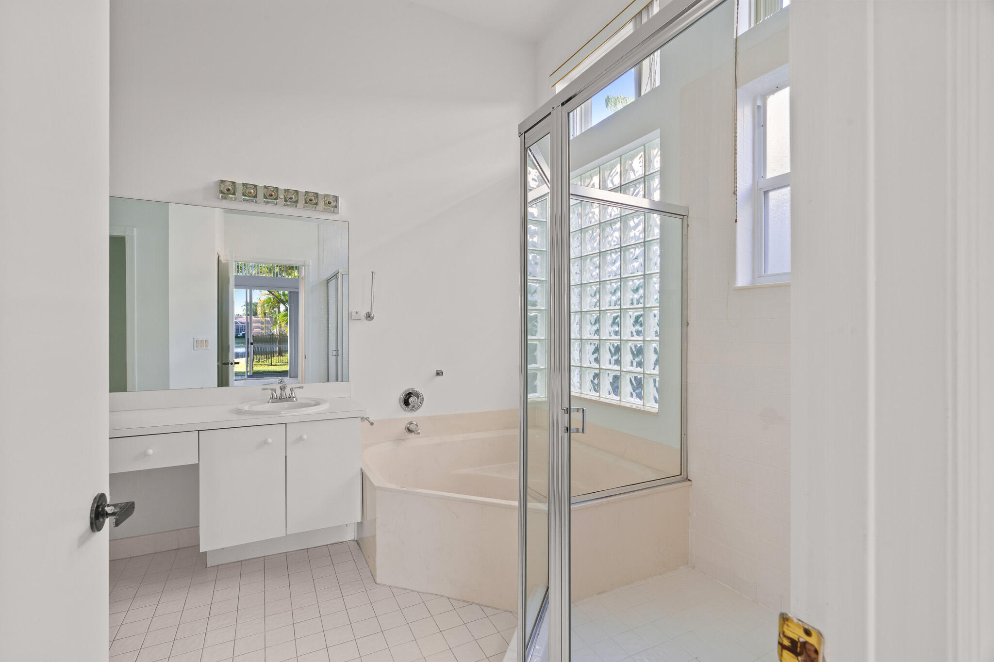 19538 Dinner Key Drive Boca Raton, FL 33498 - Photo 24 of 65 Primary Bathroom