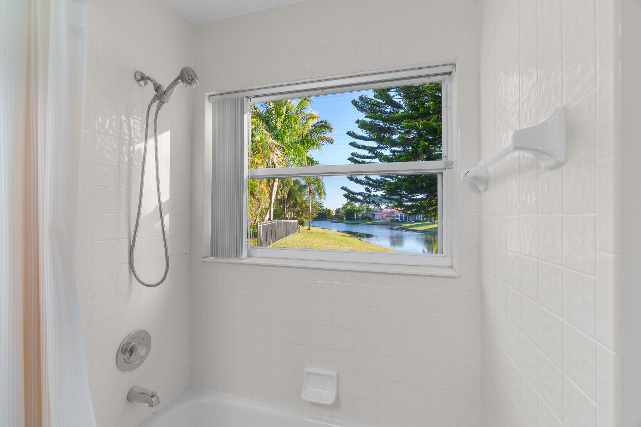 19538 Dinner Key Drive Boca Raton, FL 33498 - Photo 42 of 65 Bathroom 2