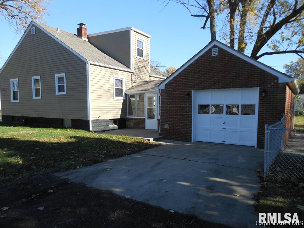 1600 East Watch Avenue Springfield, IL 62702 - Photo 3 of 20