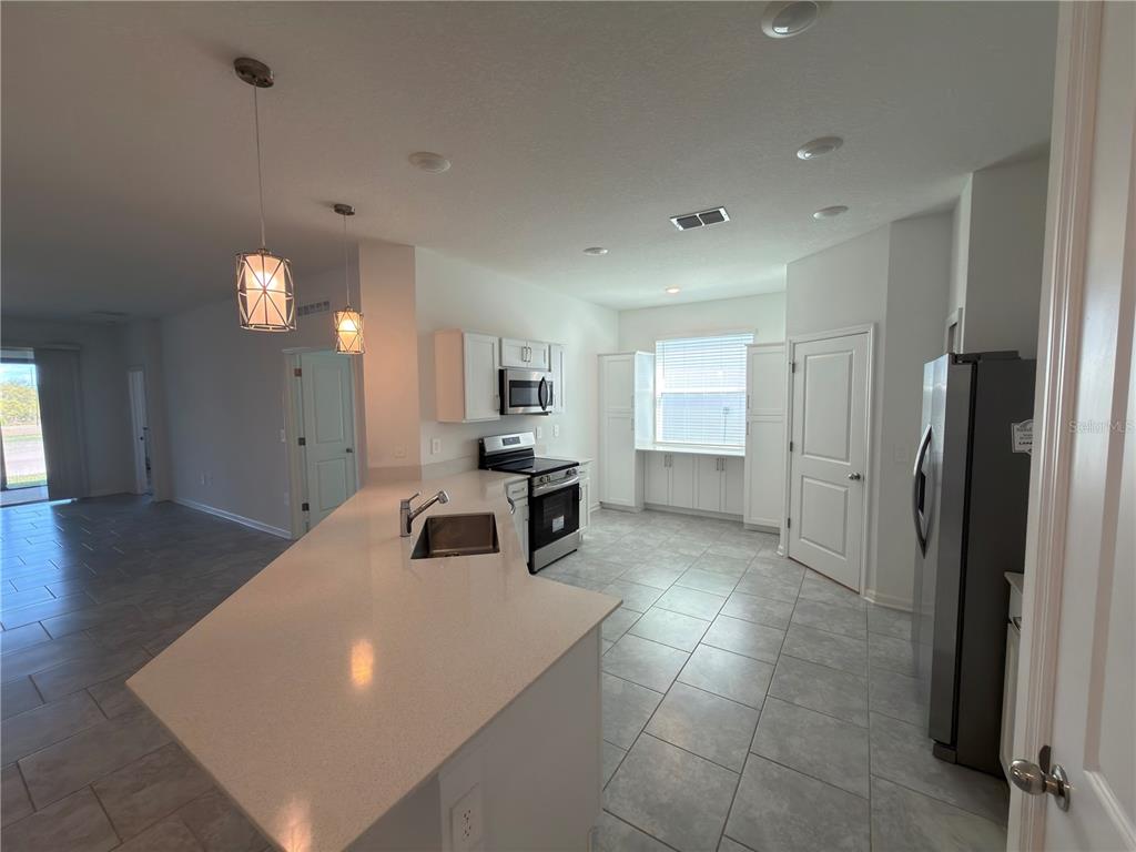 521 Reggie Road Winter Haven, FL 33859 - Photo 2 of 24