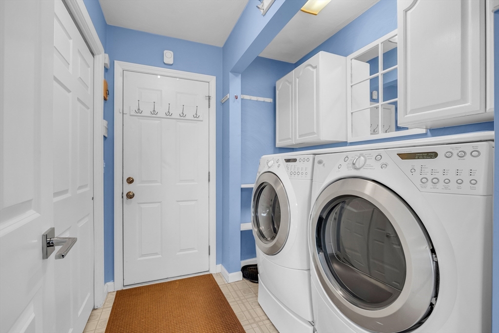 133 Nashaway Road Bolton, MA 01740 - Photo 20 of 42 a utility room with dryer and washer