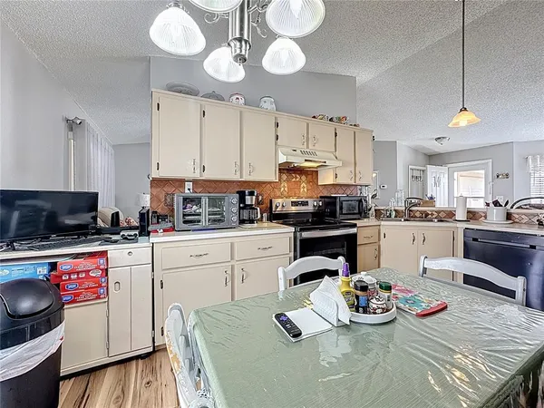 $384,900 | 3622 Tree Line Way, St. Cloud, FL 34769