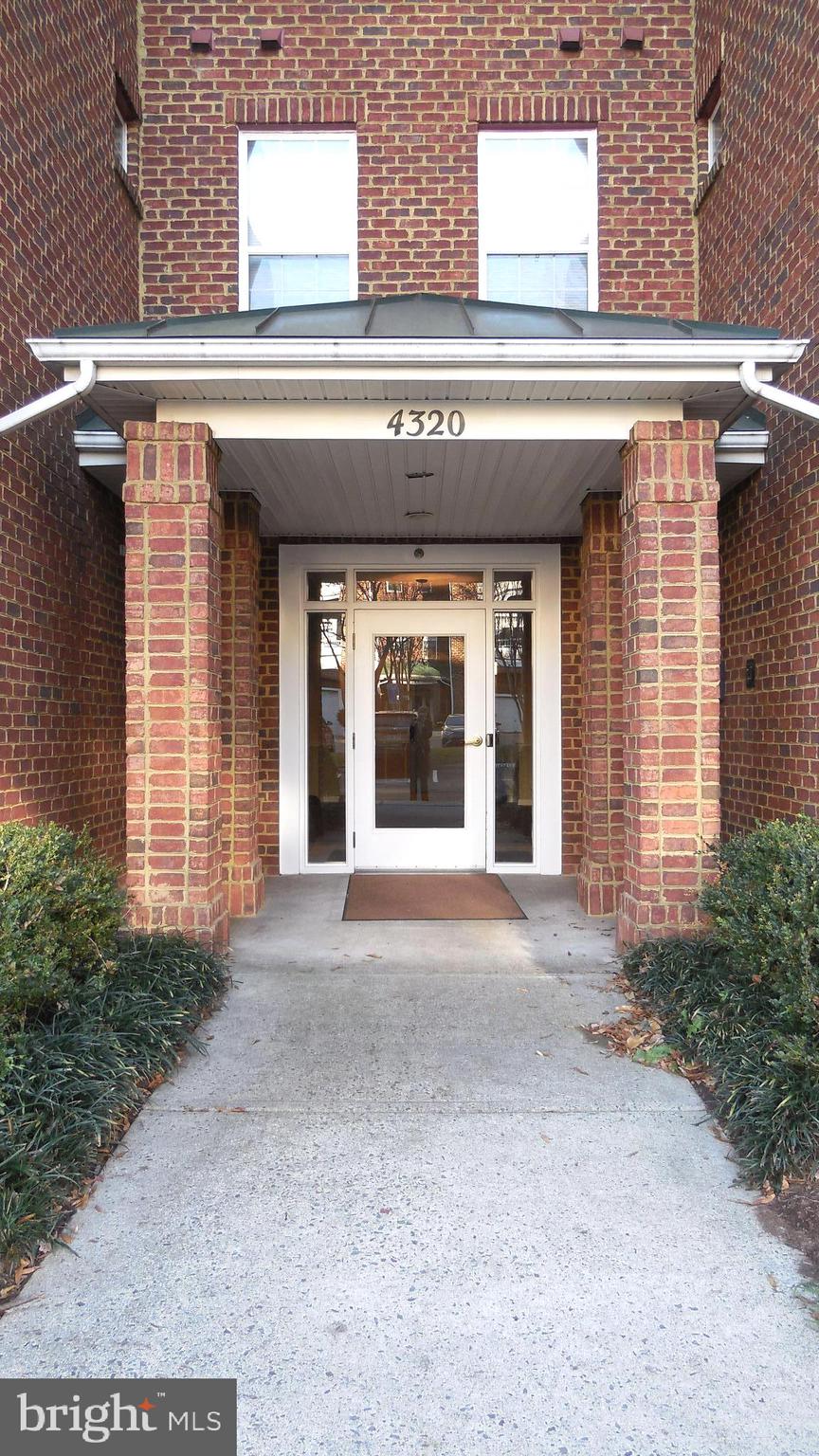 4320 Cannon Ridge Court, Unit 63 Fairfax, VA 22033 - Photo 2 of 73