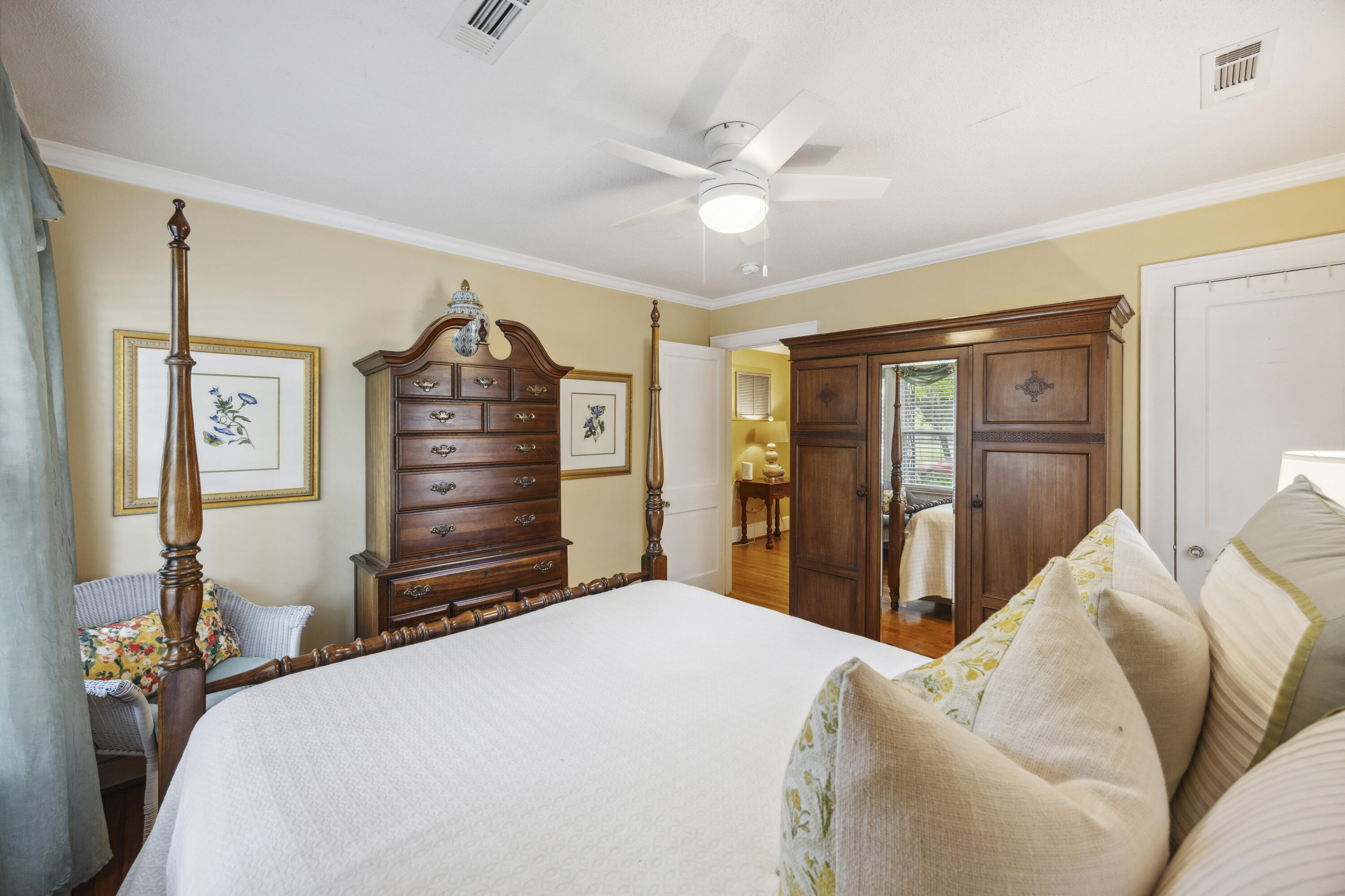 647 Ellis Street Mount Pleasant, SC 29464 - Photo 8 of 44 243A3045