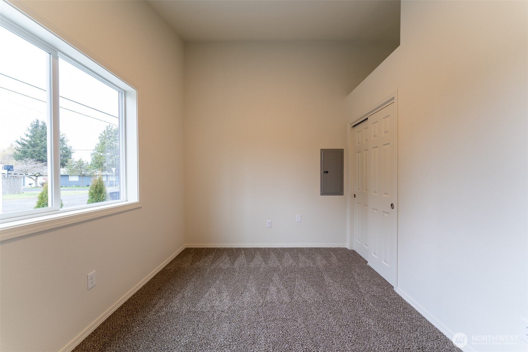 569 North 3rd Kalama, WA 98625 - Photo 16 of 22 an empty room with a window