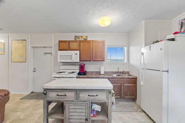 $439,000 | 102 Crestview, Kingsland, TX 78639