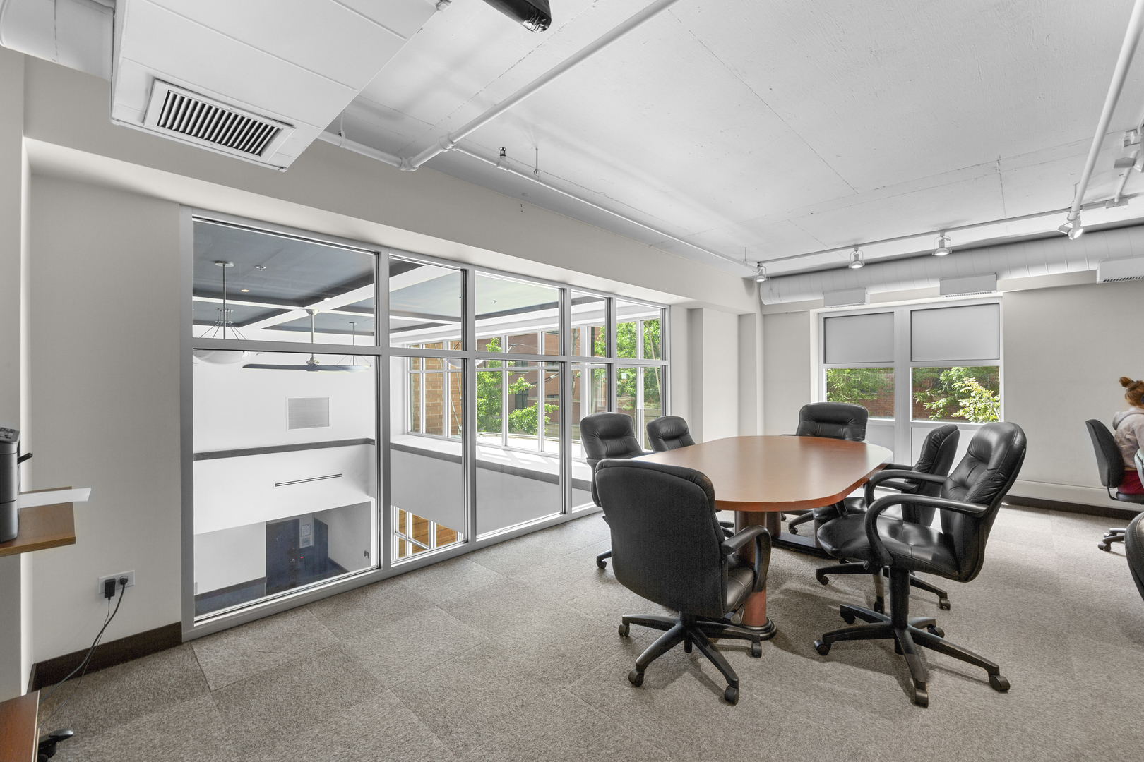 950 West Monroe Street, Unit 616 Chicago, IL 60607 - Photo 20 of 28 a dining room with furniture and window