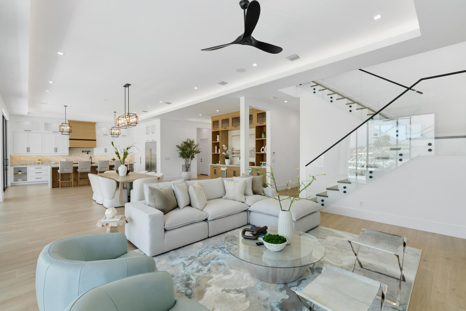 11360 Avery Road Palm Beach Gardens, FL 33410 - Photo 5 of 72 Living Room