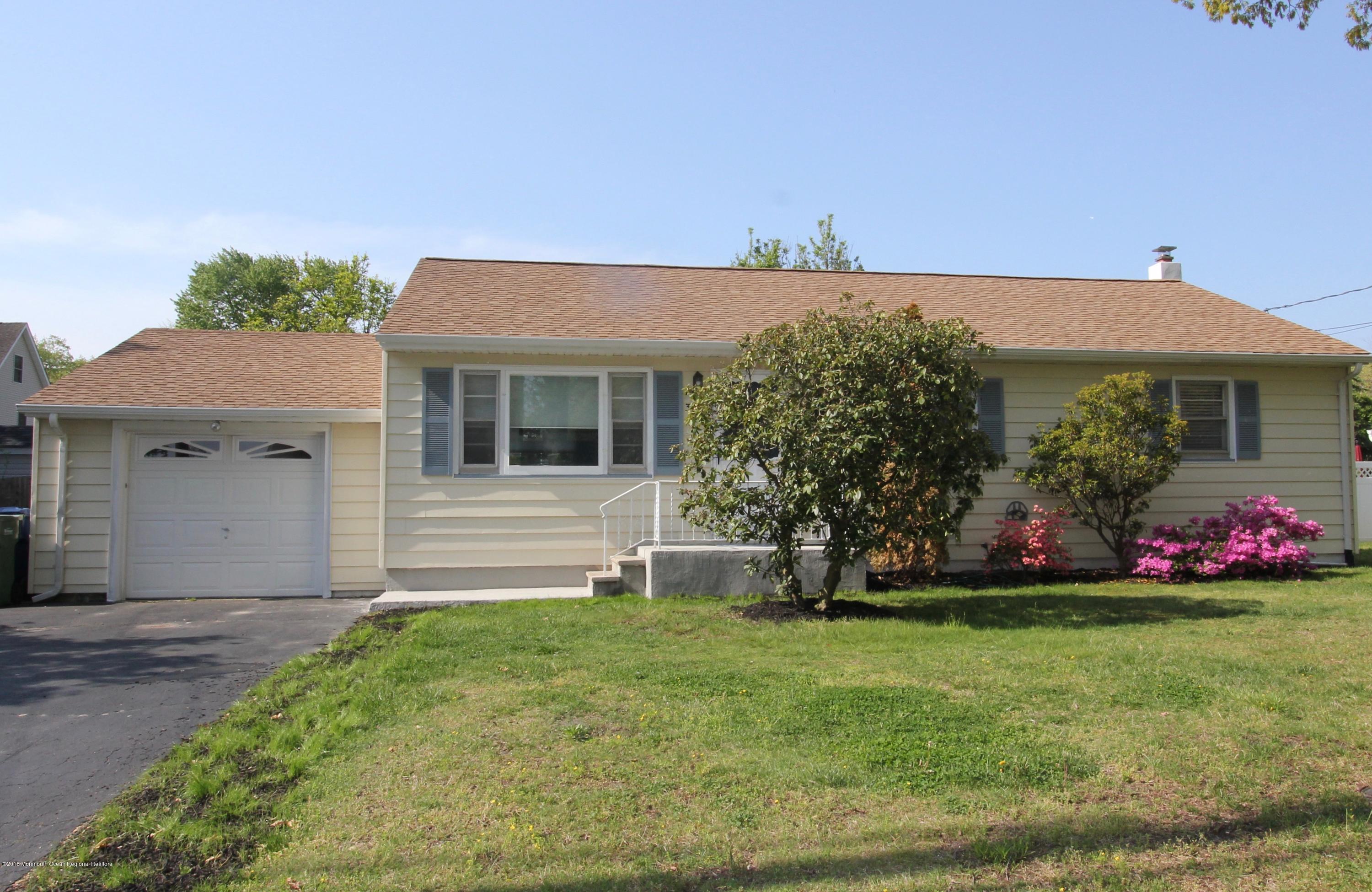 310 Robbins Road Neptune Township, NJ 07753 - Photo 1 of 18 310 robbins - 1