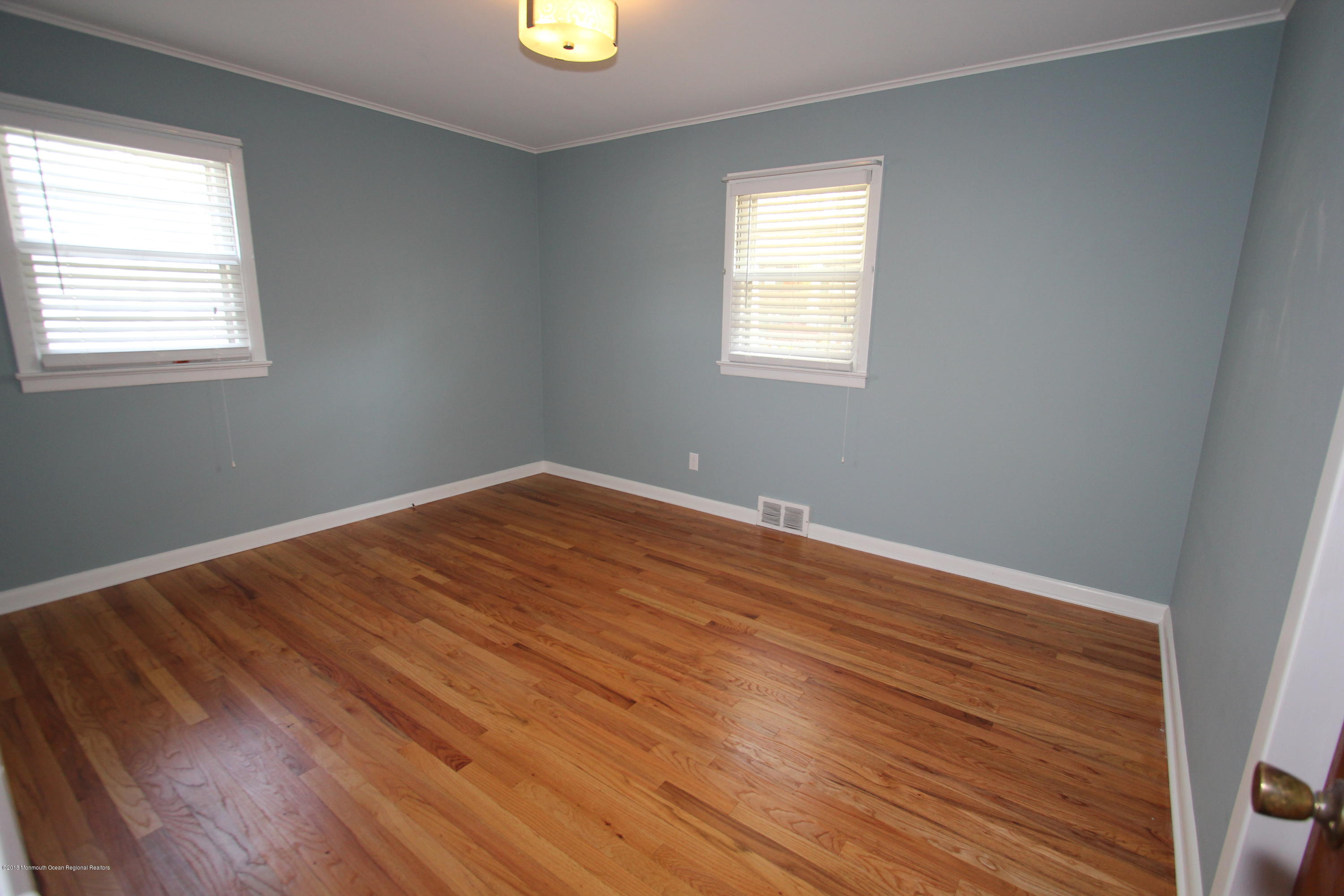 310 Robbins Road Neptune Township, NJ 07753 - Photo 15 of 18 310 robbins - 12
