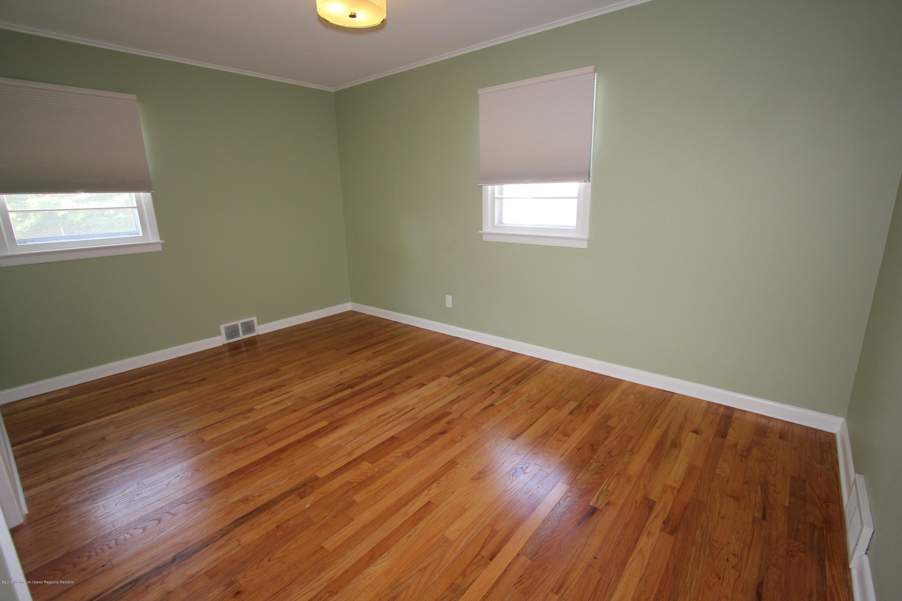 310 Robbins Road Neptune Township, NJ 07753 - Photo 16 of 18 310 robbins - 13