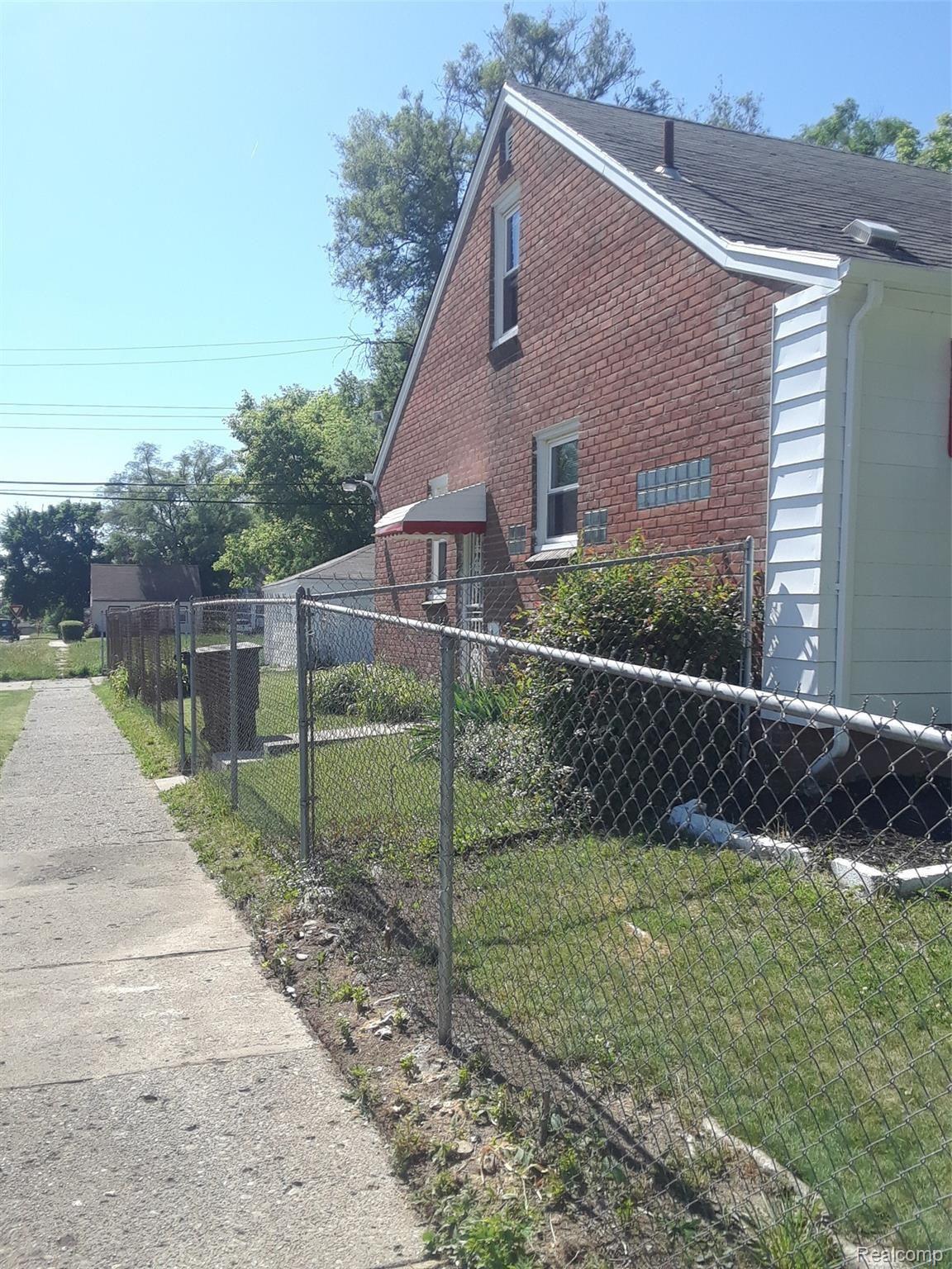 9905 Rutland Street Detroit, MI 48227 - Photo 2 of 11 20200608_162701.jpg