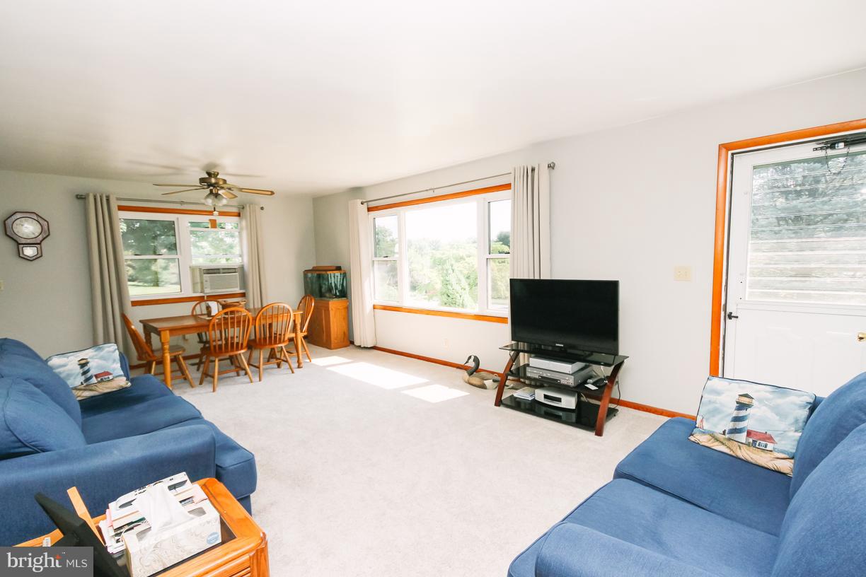 832 Rampart Way Union Bridge, MD 21791 - Photo 3 of 26 Living Room