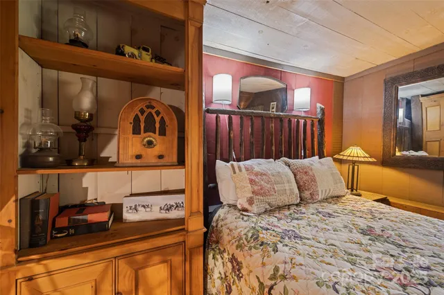 $425,000 | 12 Victoria Rose Lane, Waynesville, NC 28785