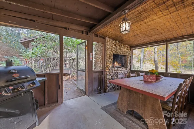 $425,000 | 12 Victoria Rose Lane, Waynesville, NC 28785