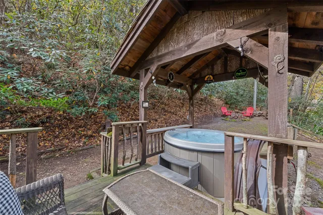 $425,000 | 12 Victoria Rose Lane, Waynesville, NC 28785