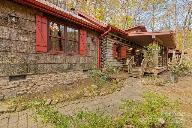 $425,000 | 12 Victoria Rose Lane, Waynesville, NC 28785