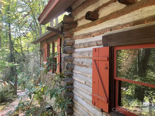 $425,000 | 12 Victoria Rose Lane, Waynesville, NC 28785