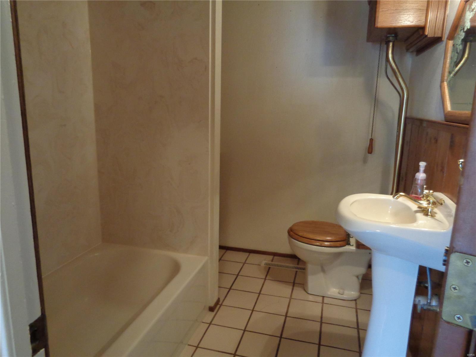 2815 Arnold Road St. Louis, MO 63125 - Photo 19 of 33 Gallery Image 19