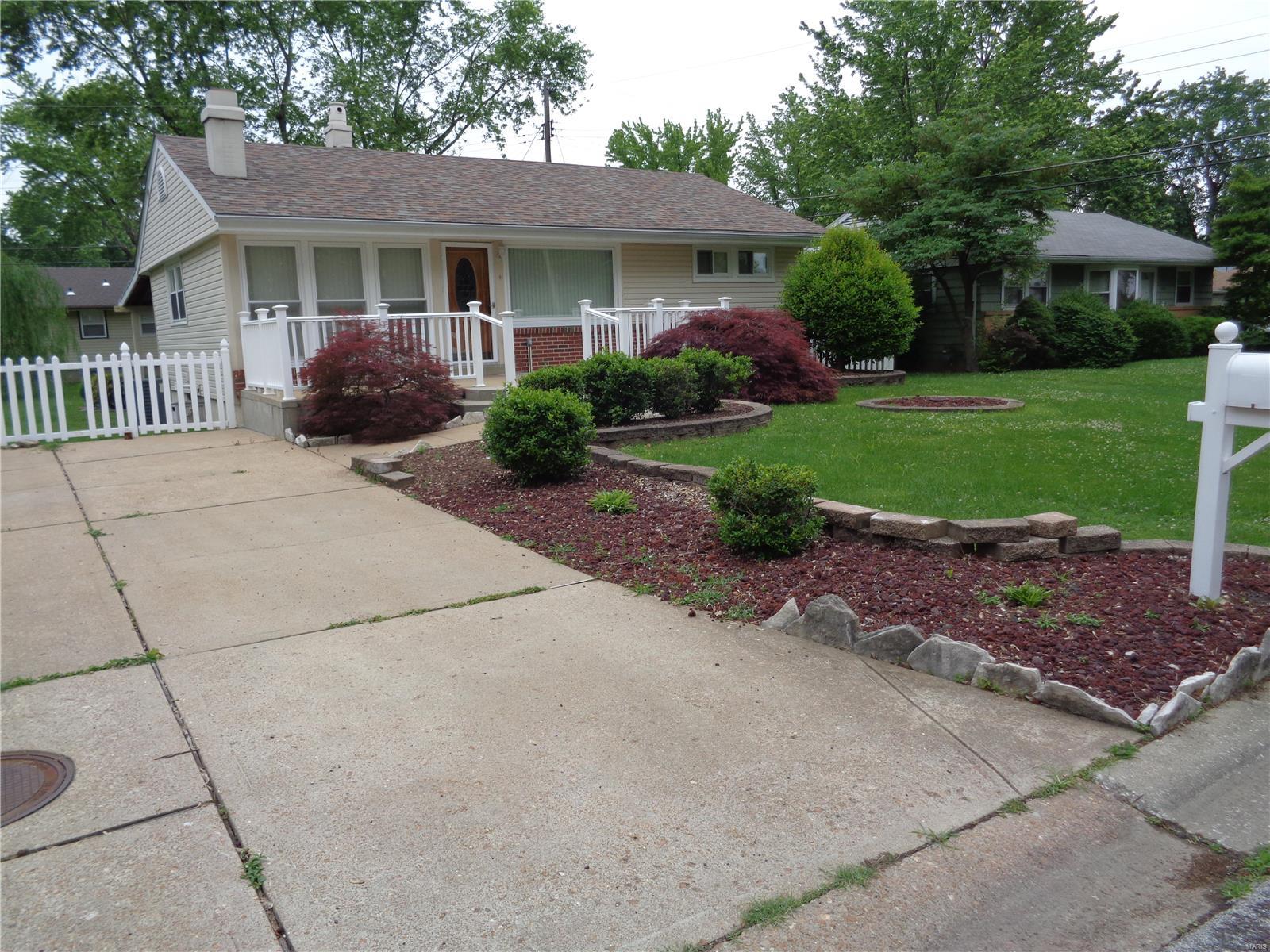 2815 Arnold Road St. Louis, MO 63125 - Photo 3 of 33 Gallery Image 3