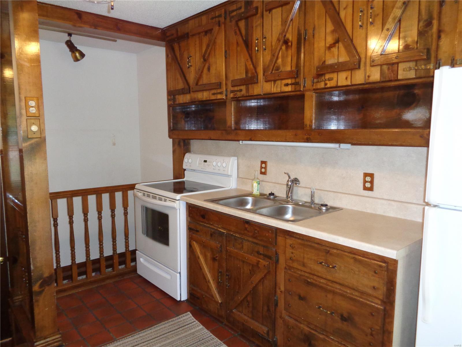 2815 Arnold Road St. Louis, MO 63125 - Photo 4 of 33 Gallery Image 4
