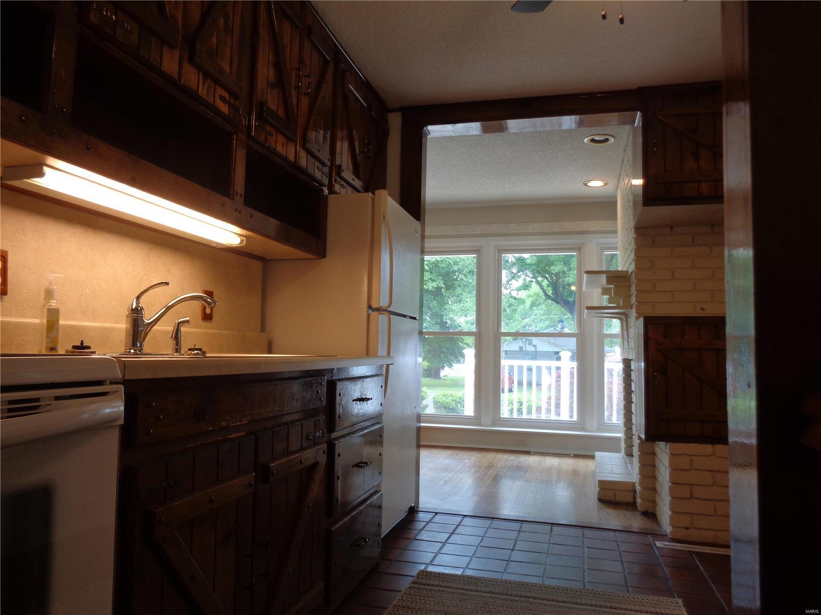 2815 Arnold Road St. Louis, MO 63125 - Photo 5 of 33 Gallery Image 5