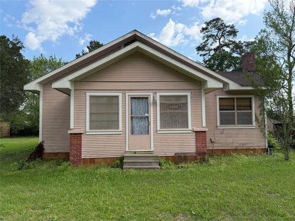 $124,900 | 1260 East Ave L, Silsbee, TX 77656