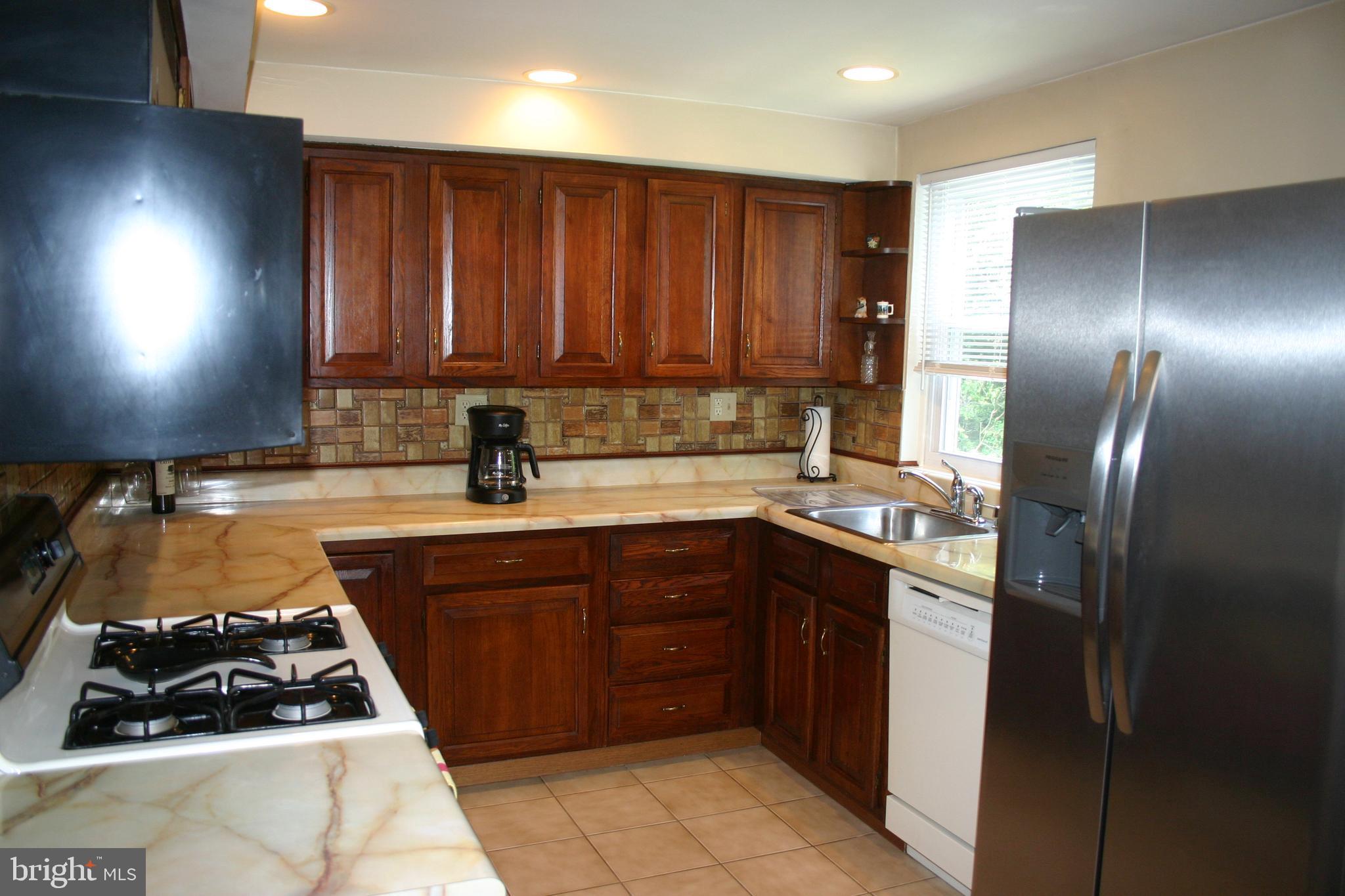9179 Ryerson Road Philadelphia, PA 19114 - Photo 2 of 42 Kitchen