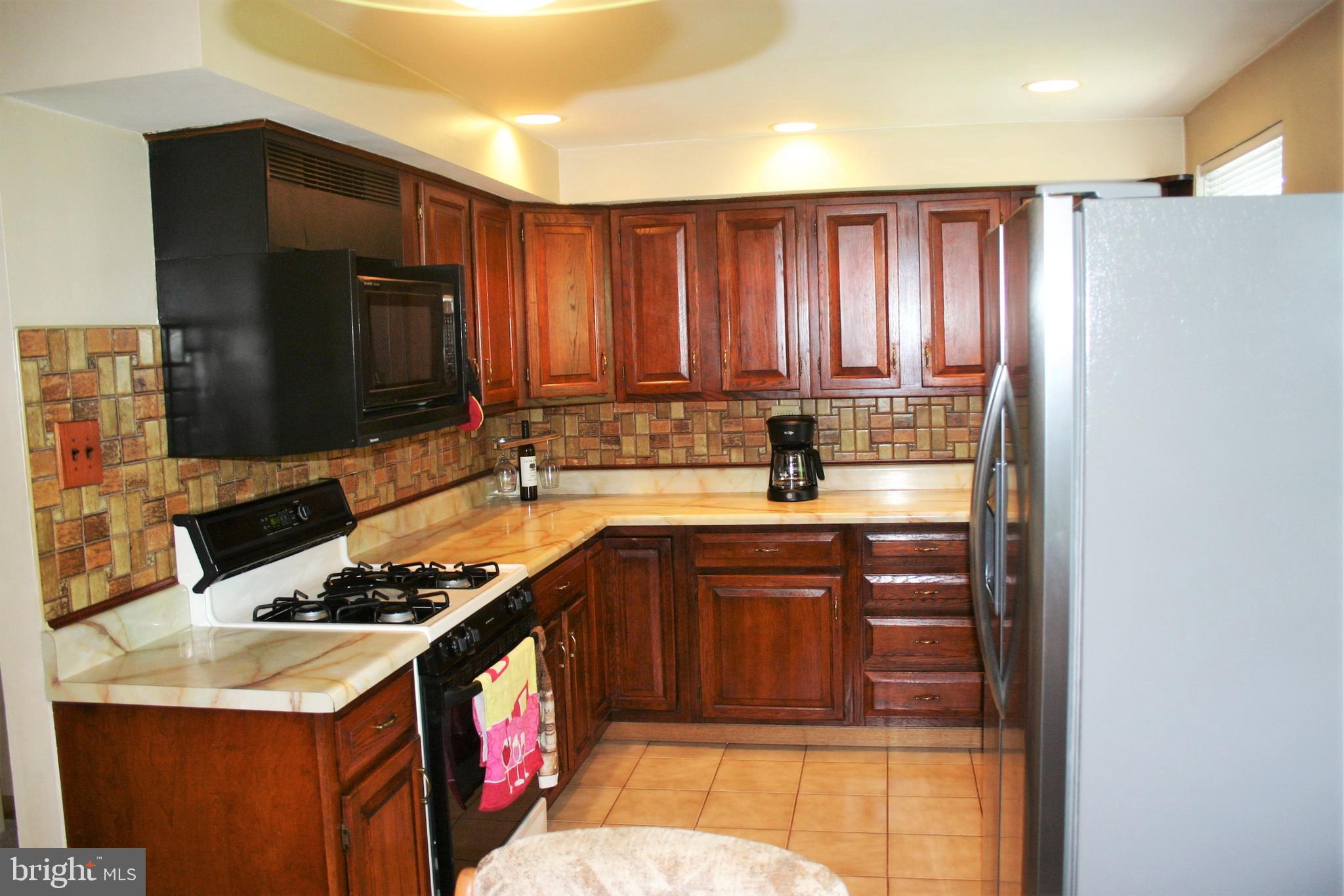 9179 Ryerson Road Philadelphia, PA 19114 - Photo 3 of 42 Kitchen