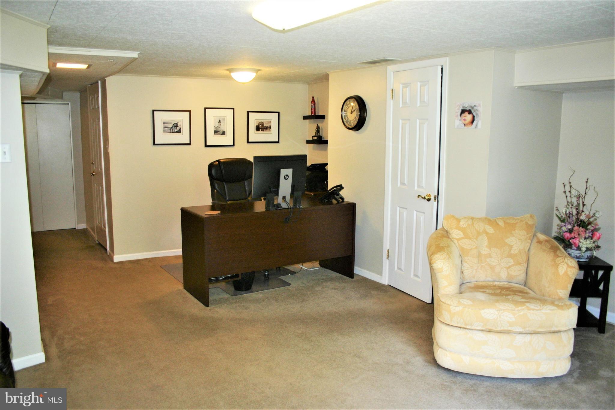 9179 Ryerson Road Philadelphia, PA 19114 - Photo 35 of 42 Family Room