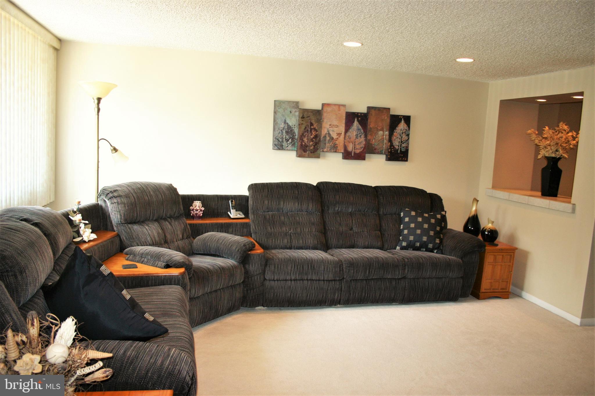 9179 Ryerson Road Philadelphia, PA 19114 - Photo 10 of 42 Living Room