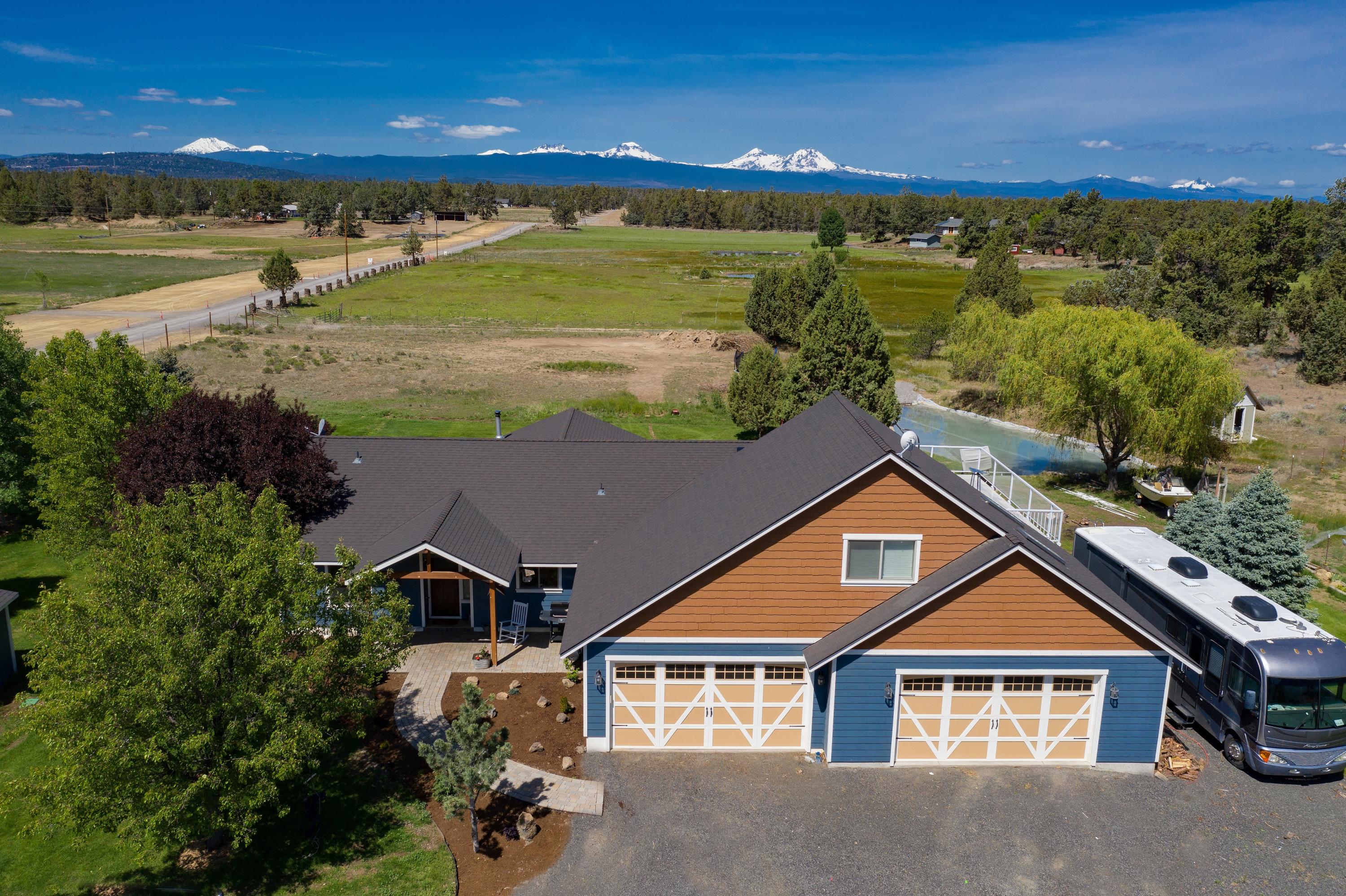 63660 Gentry Loop Bend, OR 97701 - Photo 2 of 24 #2