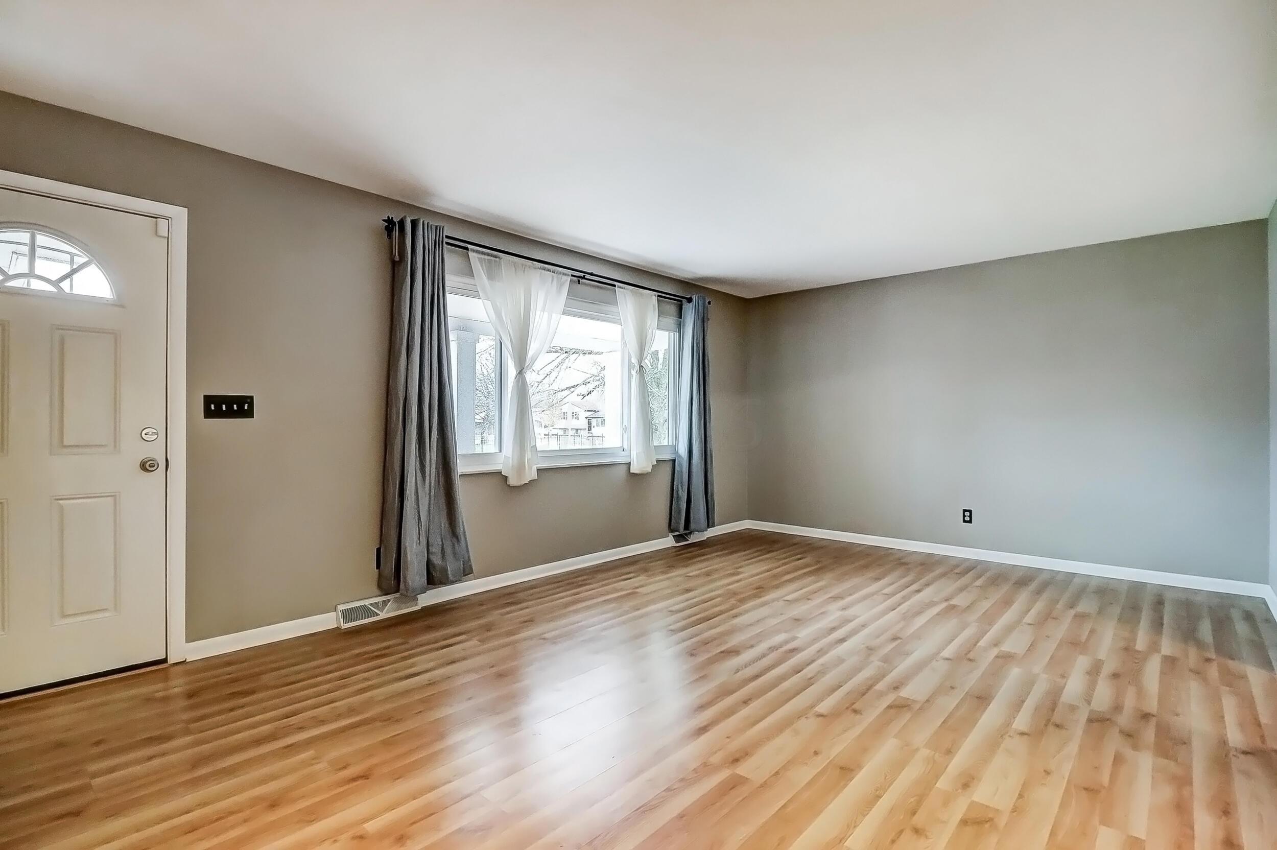 1411 Berkeley Road Columbus, OH 43206 - Photo 9 of 38 008