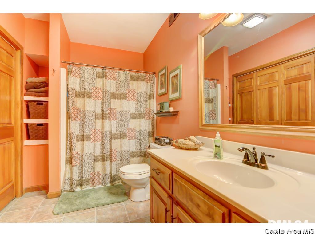 1088 Memory Lane Springfield, IL 62707 - Photo 13 of 27 Gallery Image 13