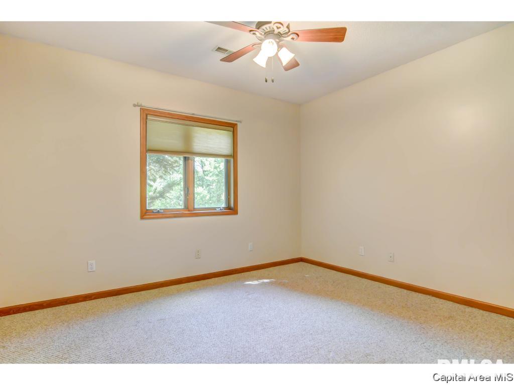 1088 Memory Lane Springfield, IL 62707 - Photo 15 of 27 Gallery Image 15