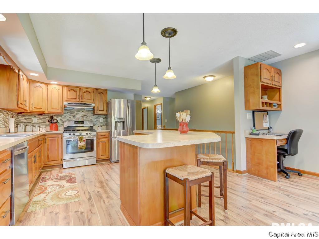 1088 Memory Lane Springfield, IL 62707 - Photo 3 of 27 Gallery Image 3