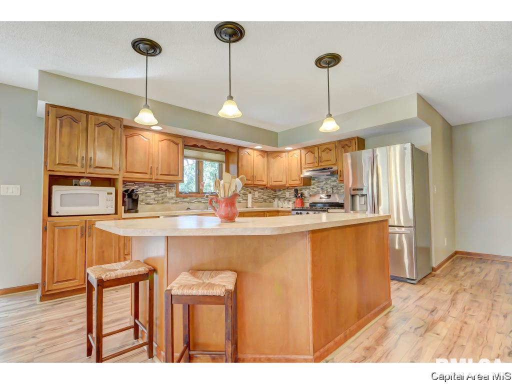 1088 Memory Lane Springfield, IL 62707 - Photo 4 of 27 Gallery Image 4