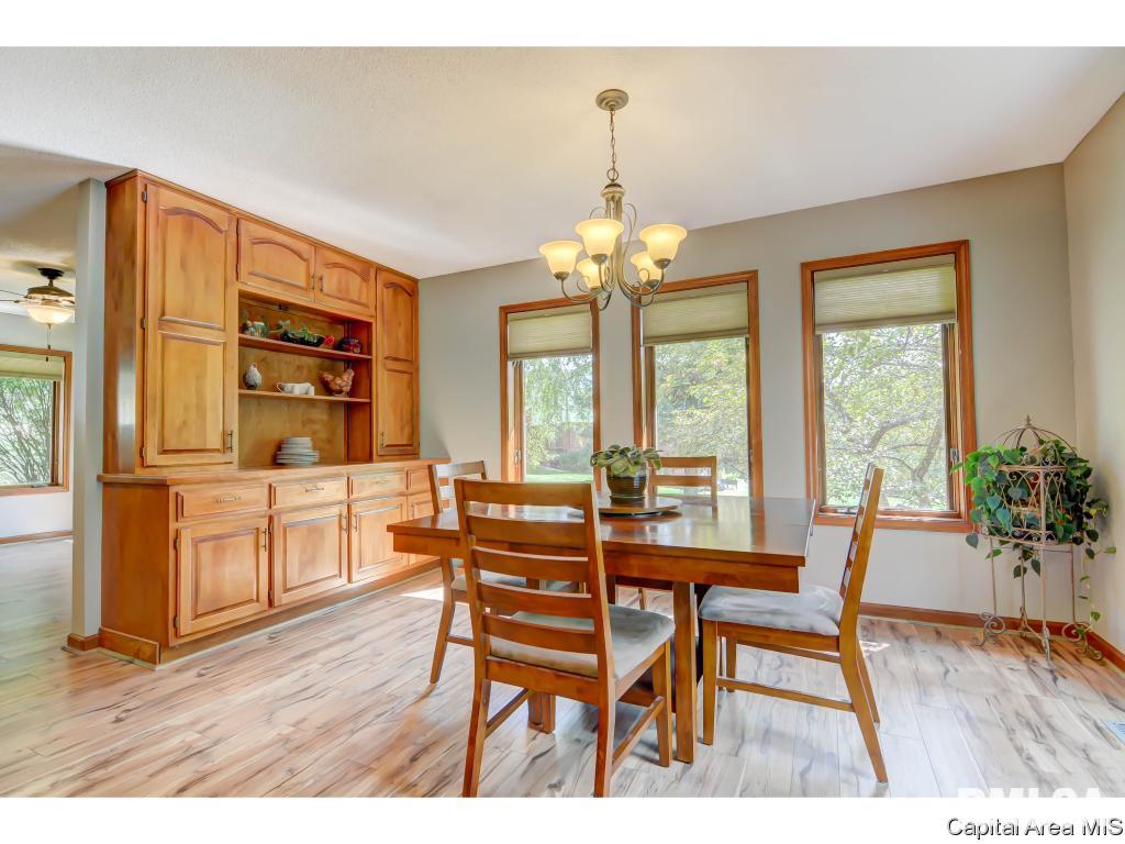 1088 Memory Lane Springfield, IL 62707 - Photo 5 of 27 Gallery Image 5