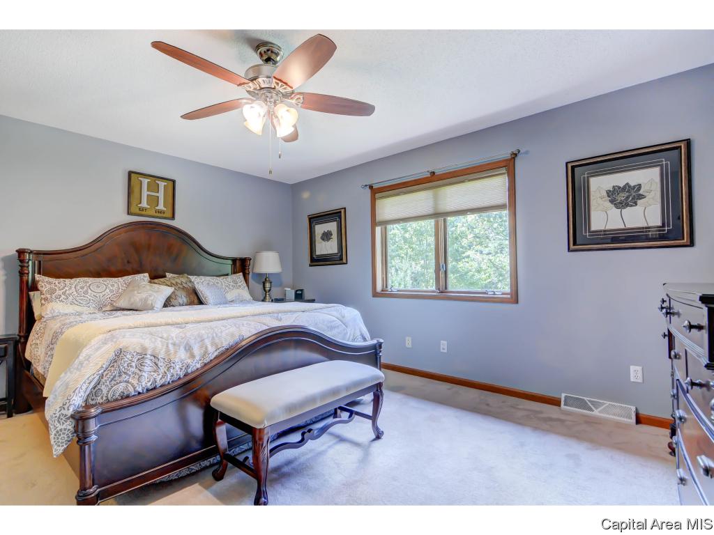 1088 Memory Lane Springfield, IL 62707 - Photo 7 of 27 Gallery Image 7