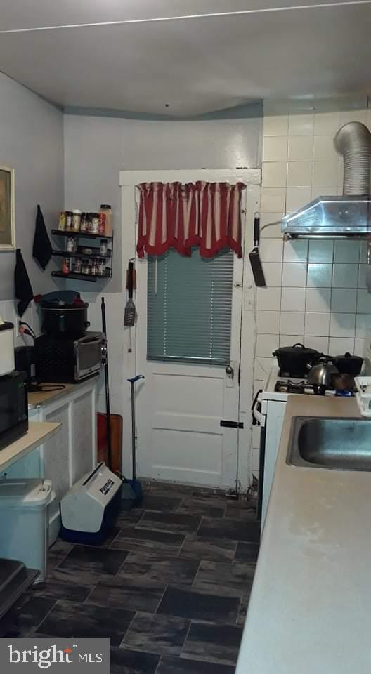 423 Delphine Street Philadelphia, PA 19120 - Photo 4 of 6