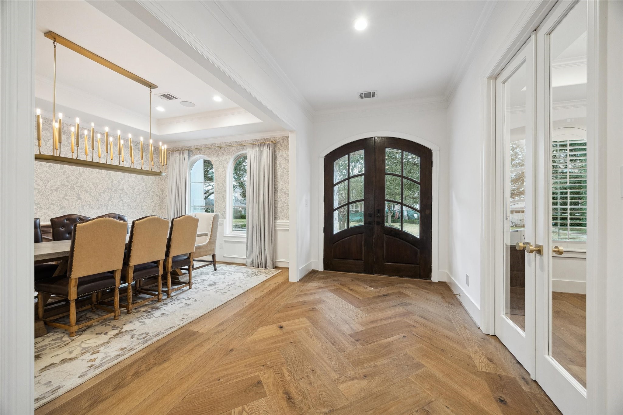 3615 Durness Way Houston, TX 77025 - Photo 5 of 46 a view of a livingroom with furniture and window