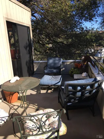 $1,975,000 | 19 Holly Avenue, Larkspur, CA 94939