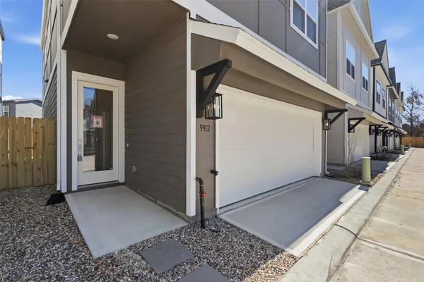 $2,675 | 9906 Clark Road, Houston, TX 77076