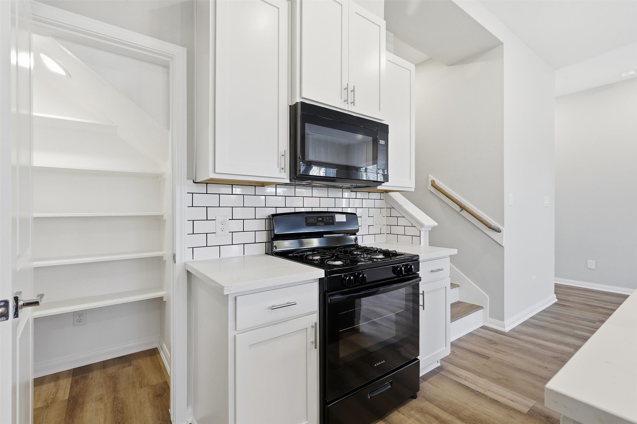 9906 Clark Road Houston, TX 77076 - Photo 7 of 50