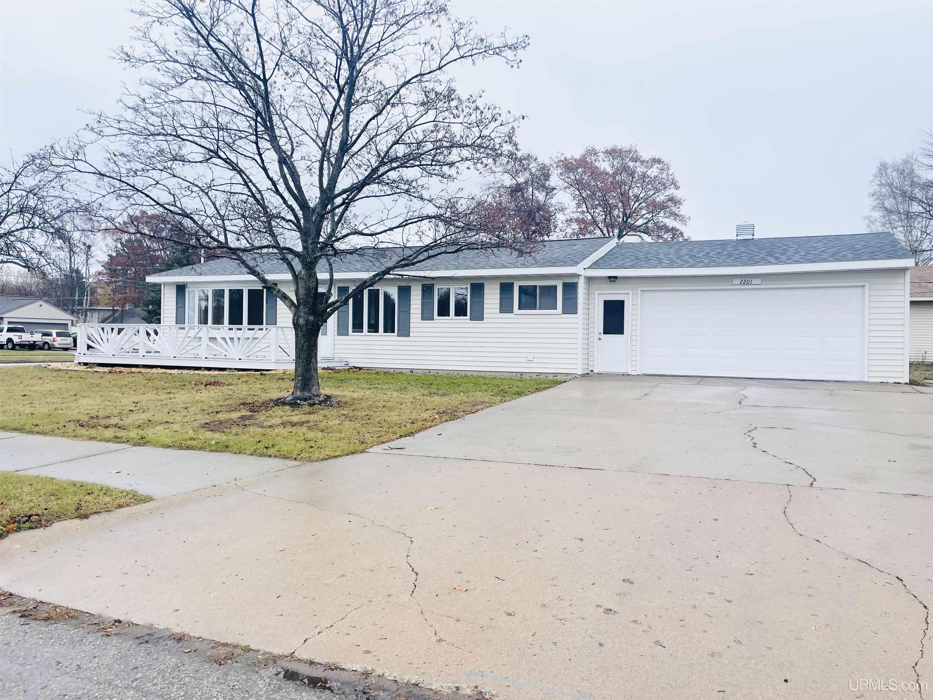 2201 South 23rd Street Escanaba, MI 49829 - Photo 1 of 20