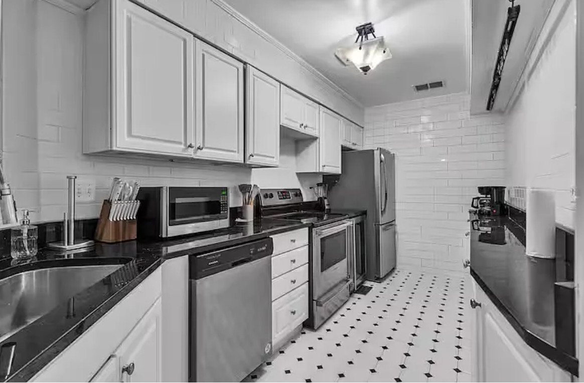 448 North Aberdeen Street, Unit 2 Chicago, IL 60642 - Photo 4 of 11